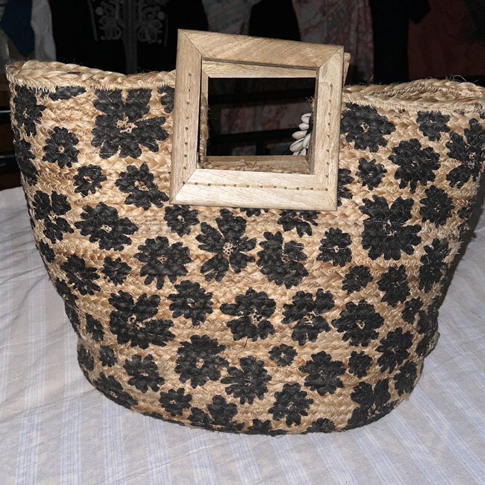 NEW ! Jute Tote Bag with Wooden Handles